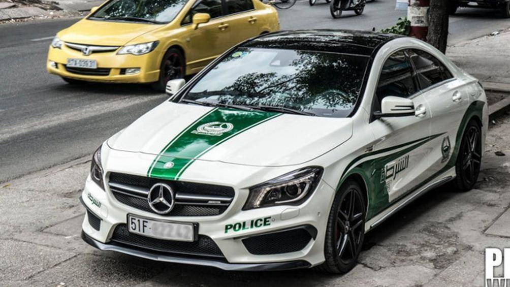 Cục Đăng kiểm yêu cầu từ chối kiểm định ô tô tự ý dán tem cảnh sát UAE