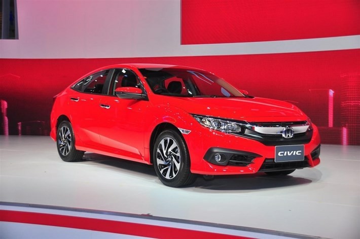 Cận cảnh Honda Civic 1.8E giá 758 triệu đồng